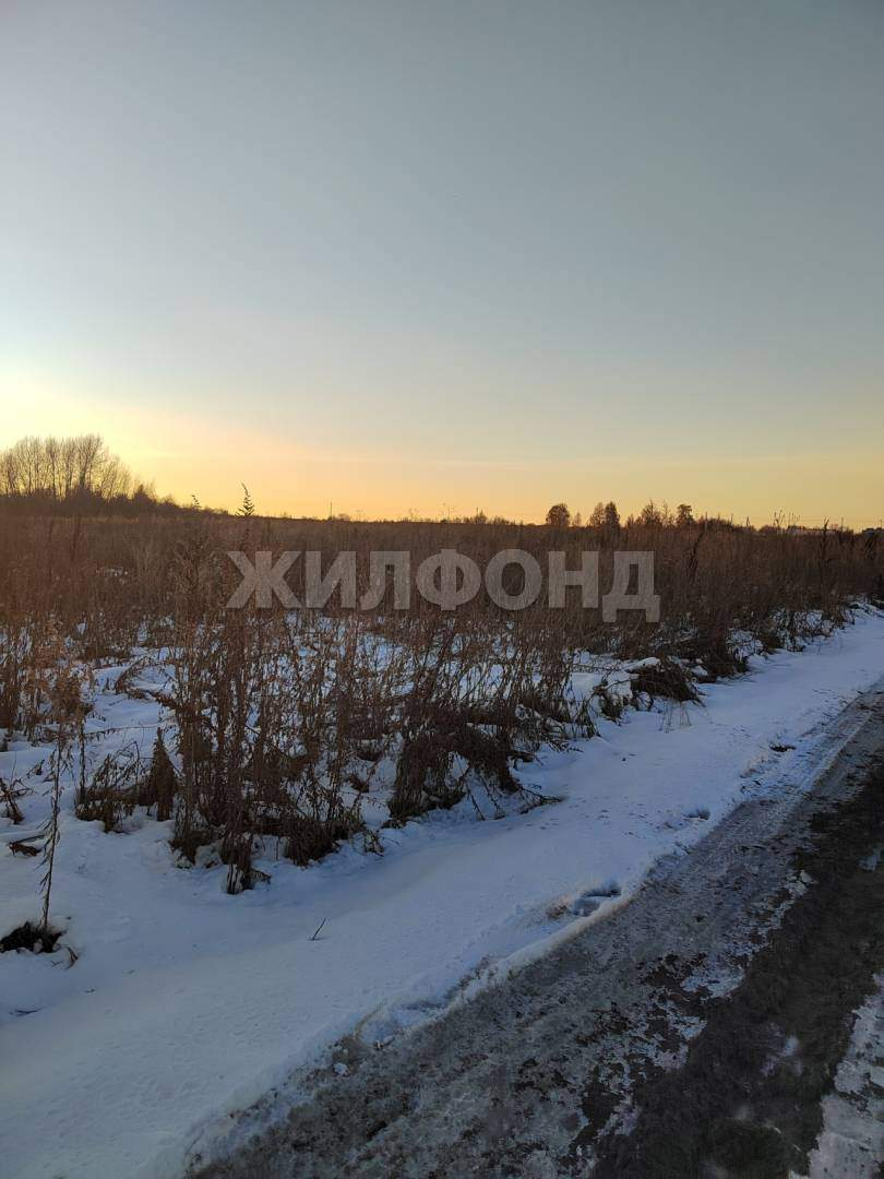 Продам земельный участок 988 м.кв.