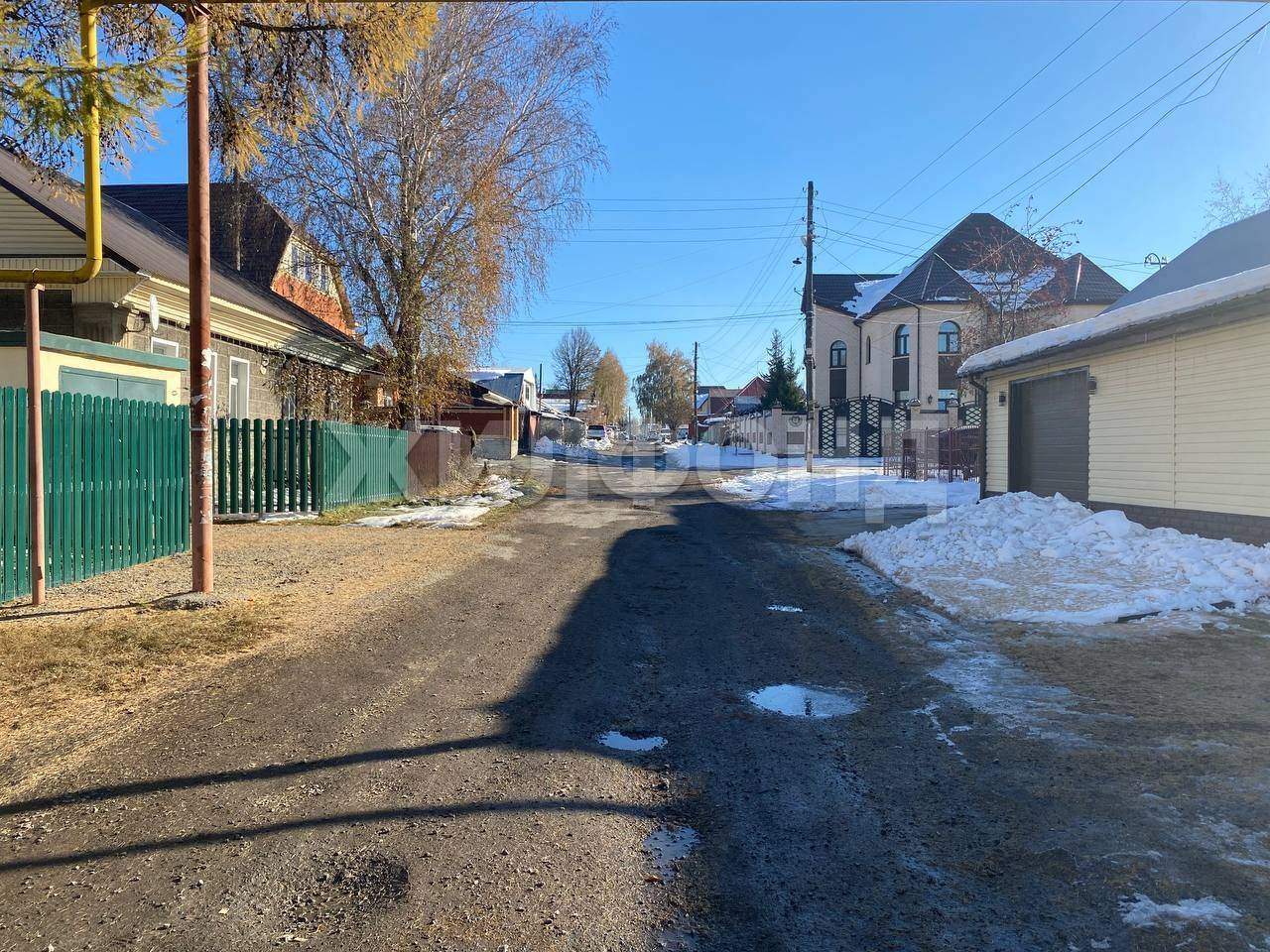 Продам земельный участок 649 м.кв.