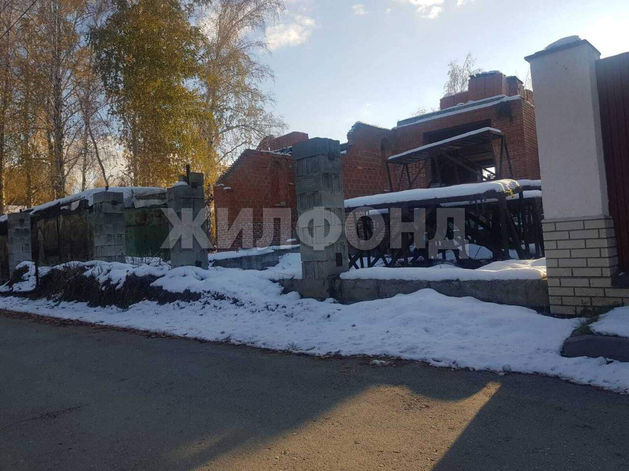 Продам земельный участок 1022 м.кв.