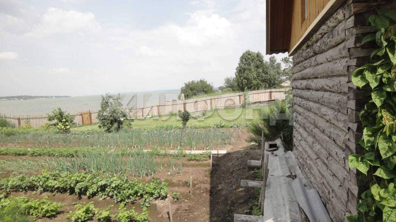 Продам земельный участок 2500 м.кв.