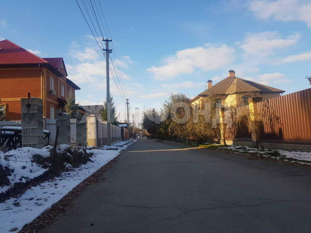 Продам земельный участок 1022 м.кв.