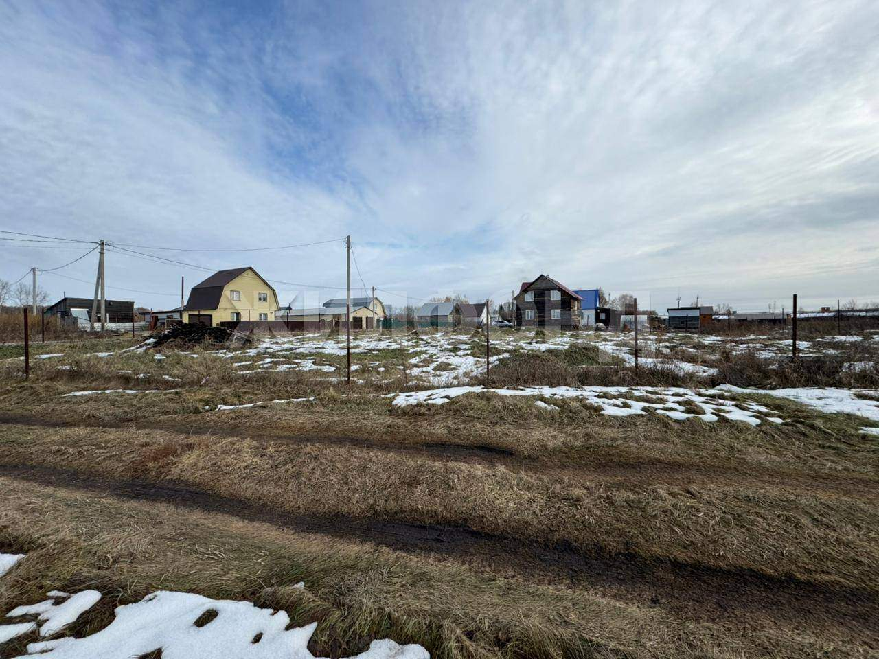 Продам земельный участок 1200 м.кв.