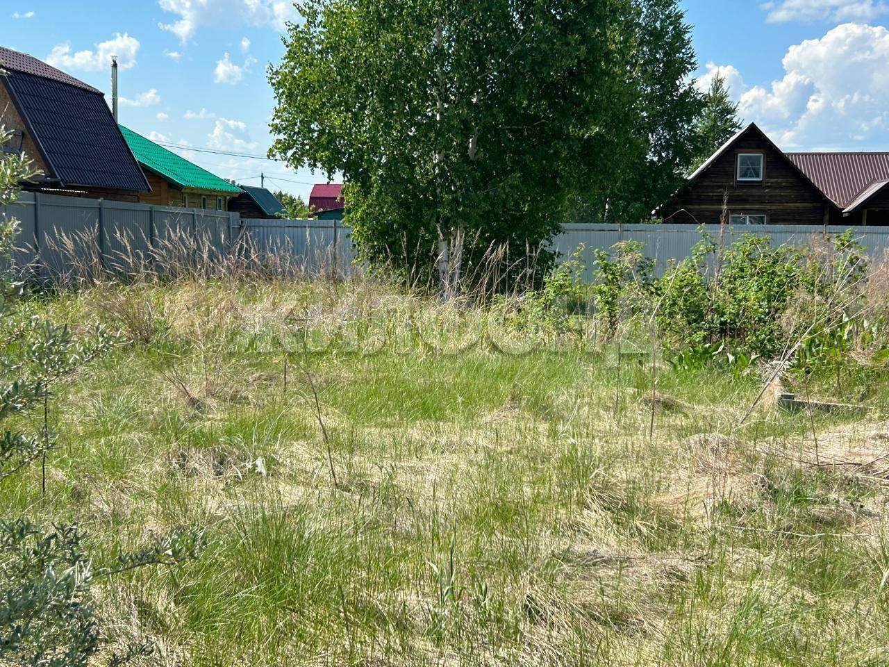 Продам земельный участок 1093 м.кв.