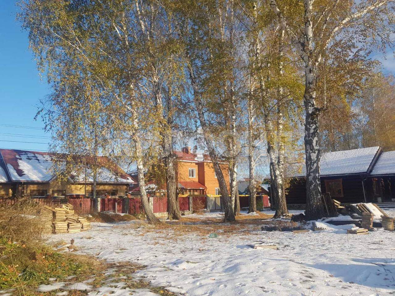 Продам земельный участок 1022 м.кв.