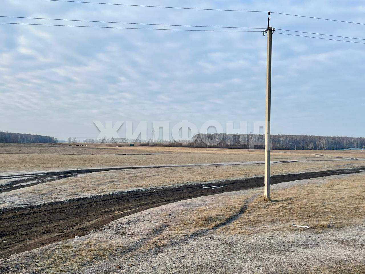 Продам земельный участок 930 м.кв.