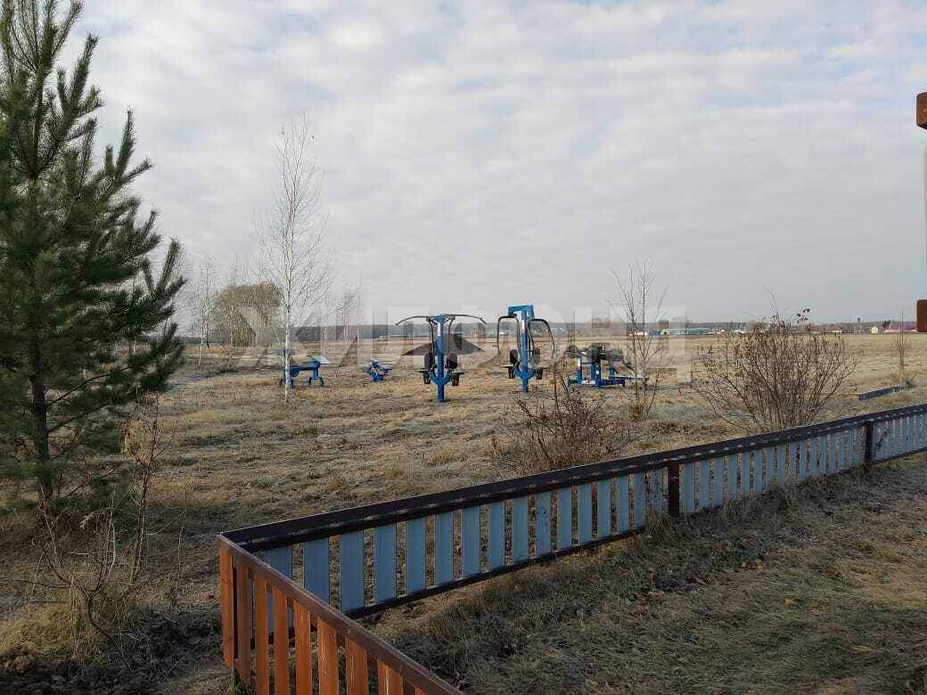 Продам земельный участок 930 м.кв.