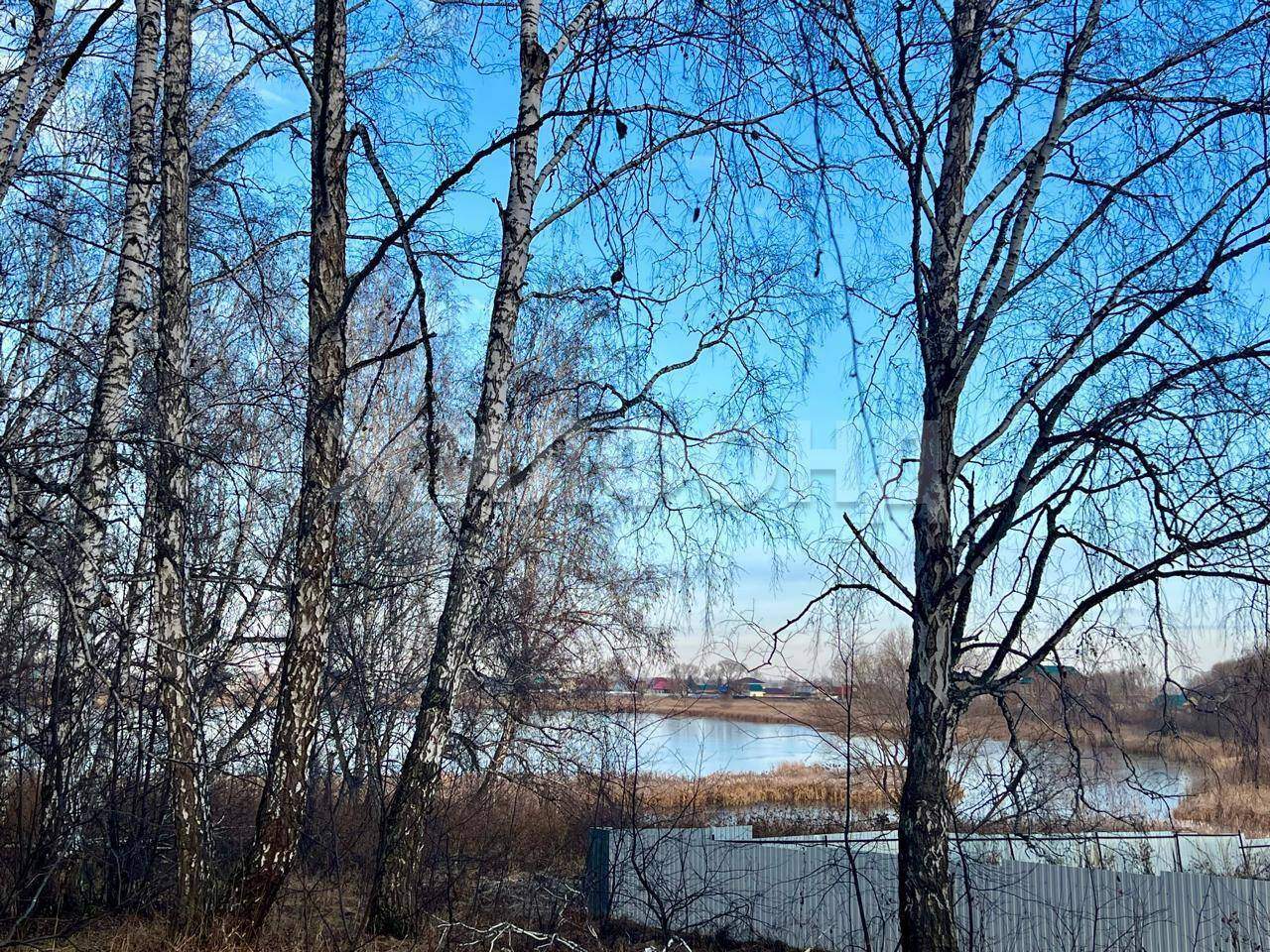 Продам земельный участок 930 м.кв.