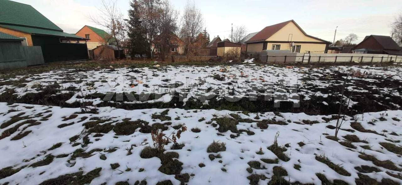 Продам земельный участок 1392 м.кв.