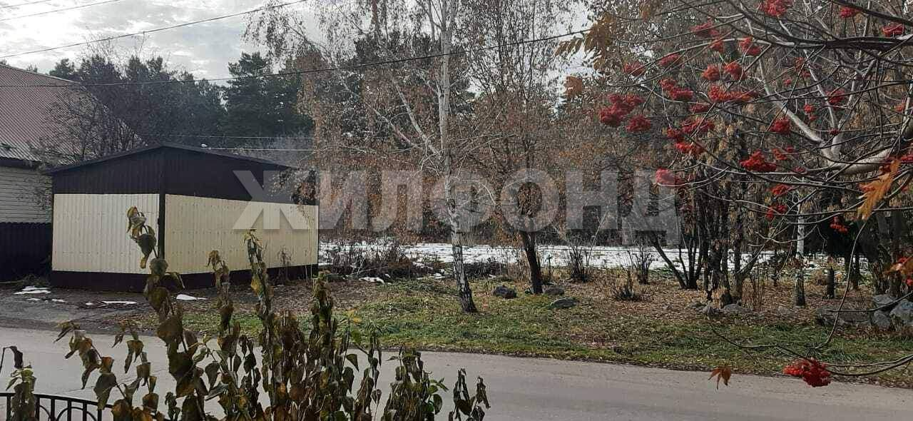 Продам земельный участок 1392 м.кв.