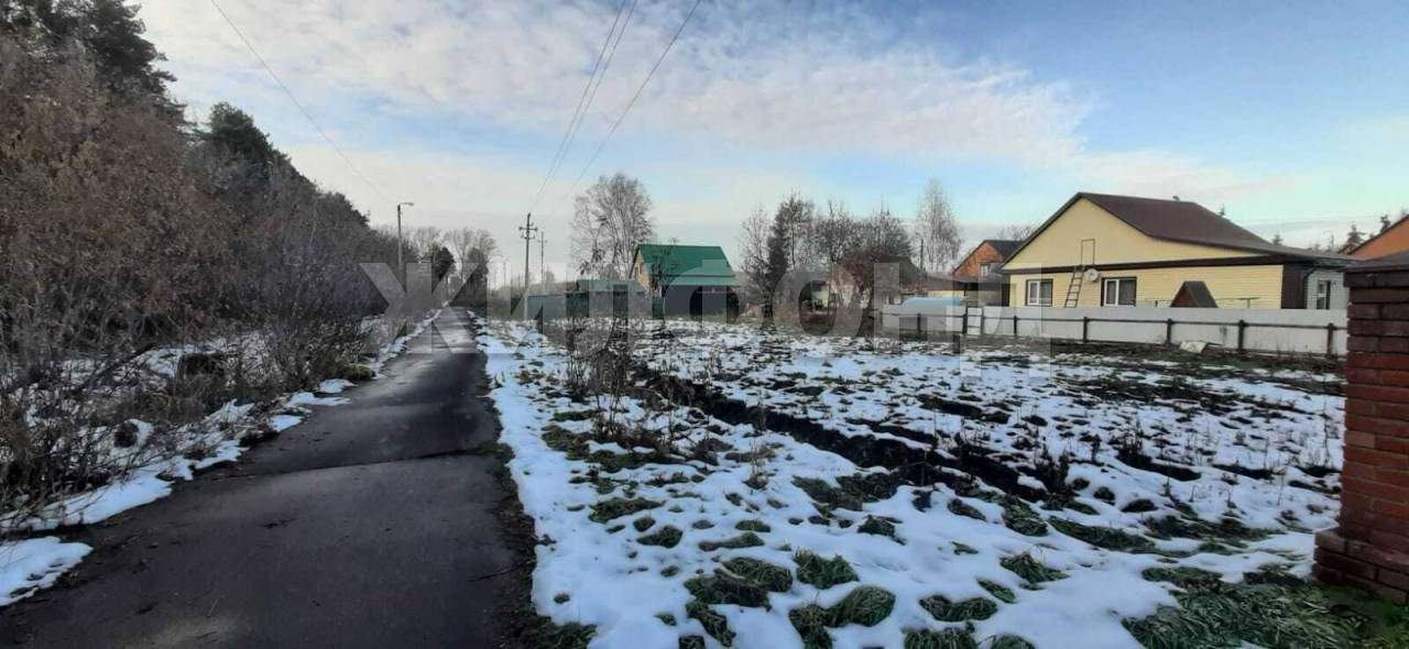 Продам земельный участок 1392 м.кв.