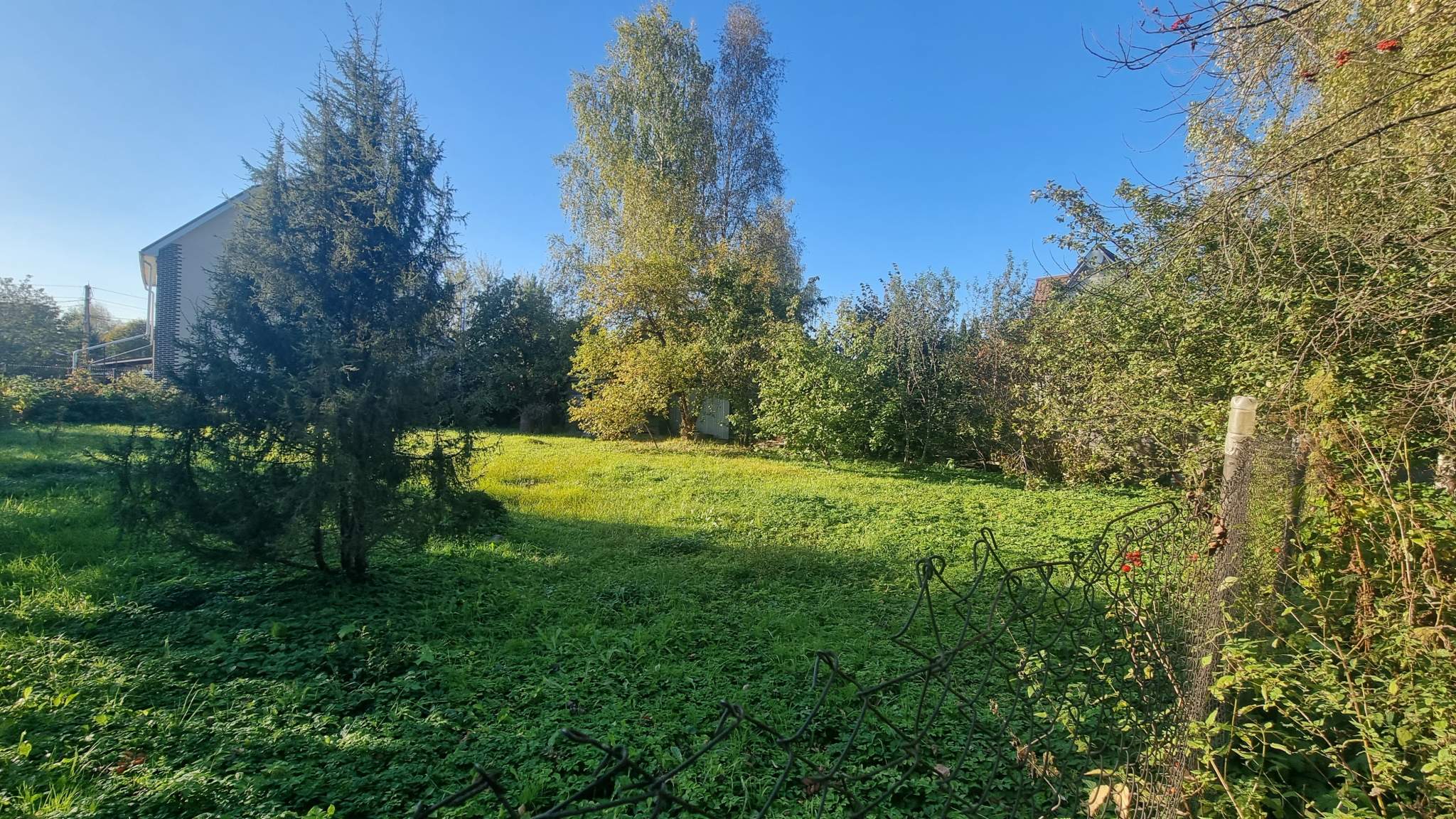 Продам земельный участок 600 м.кв.