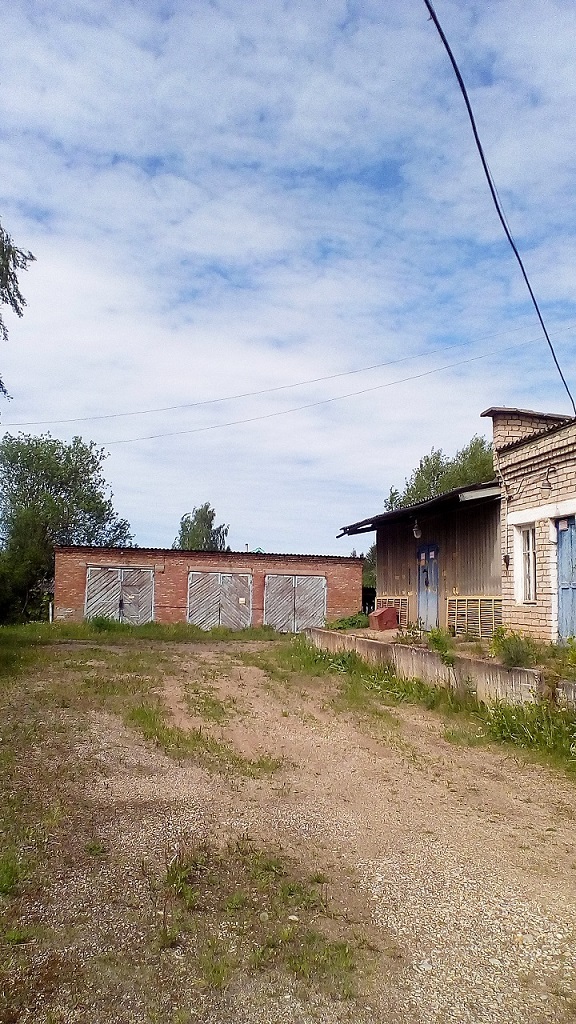 Продам торговое помещение 2073 м.кв.