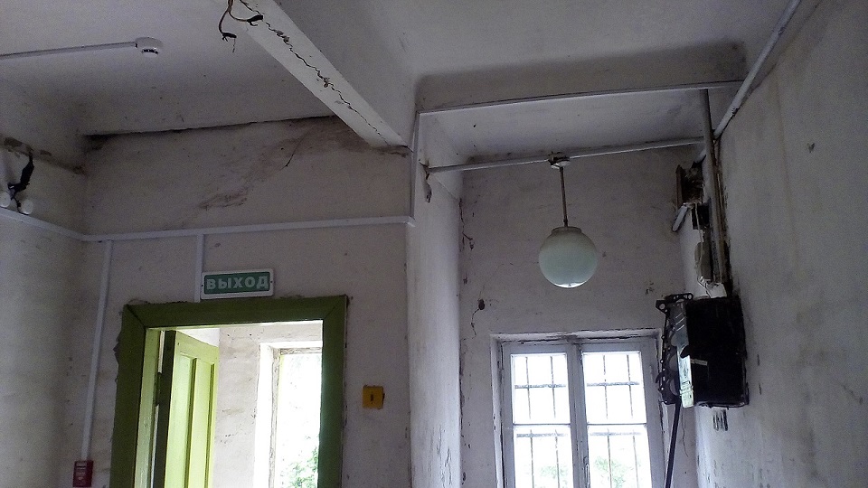 Продам торговое помещение 2073 м.кв.