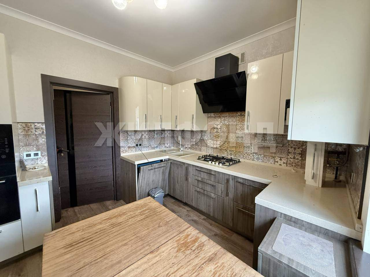 Дом на продажу в Разумном, Каштановая улица фото №1