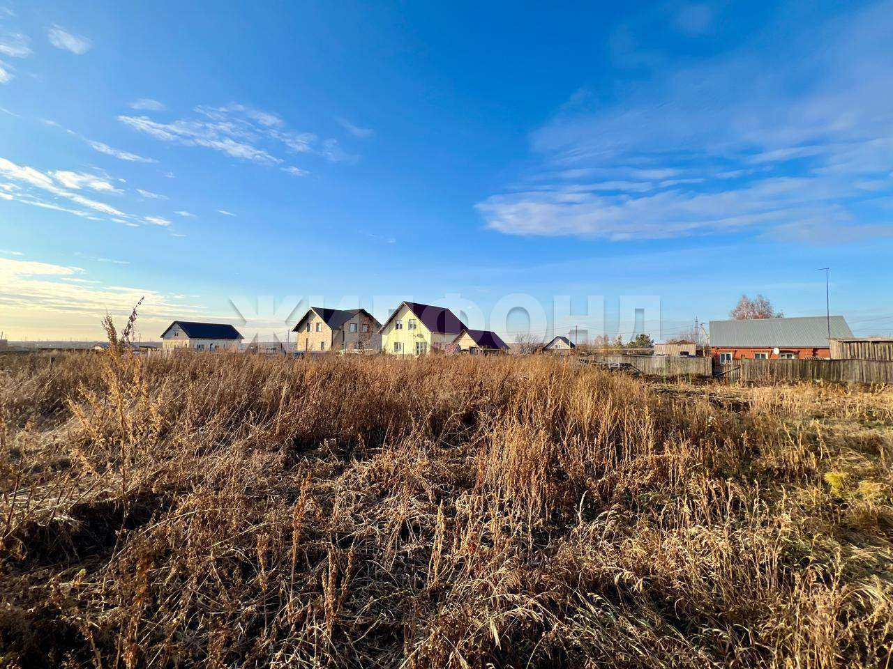 Продам земельный участок 1000 м.кв.