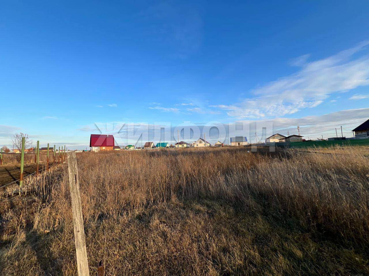 Продам земельный участок 1000 м.кв.