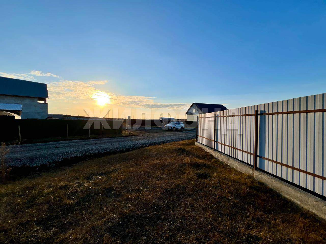 Продам земельный участок 1000 м.кв.