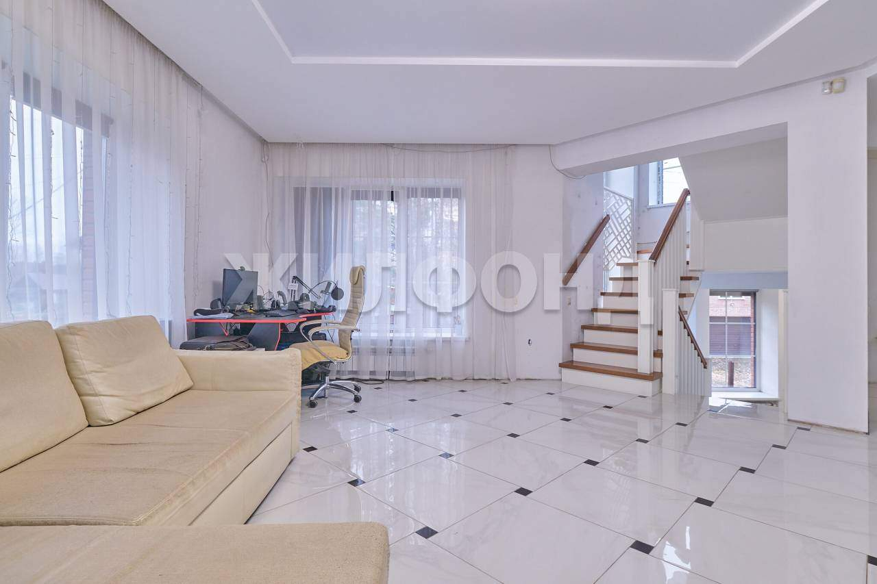 Дом на продажу в Томске, Михаила Орлова улица фото №3