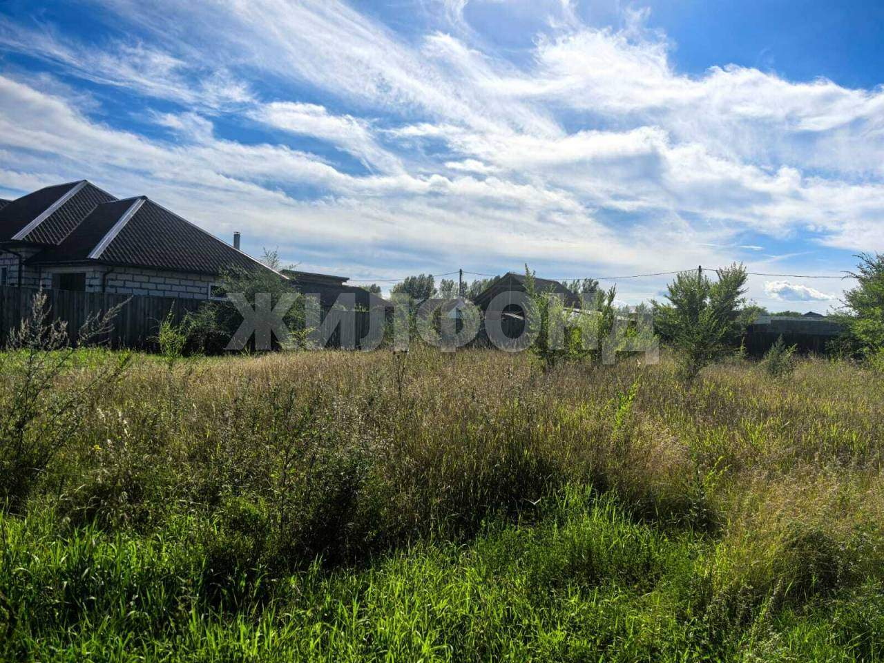 Продам земельный участок 1000 м.кв.