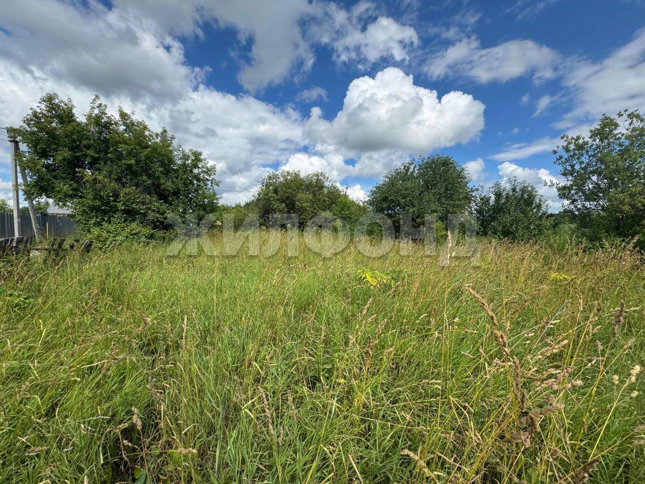 Продам земельный участок 1100 м.кв.