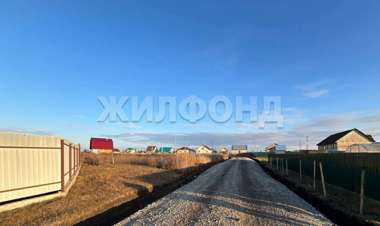 Продам земельный участок 1000 м.кв.