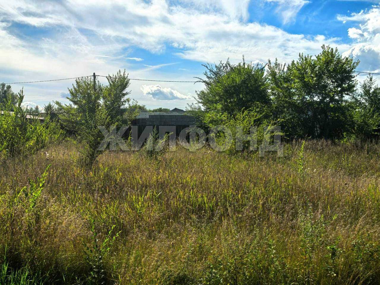 Продам земельный участок 1000 м.кв.