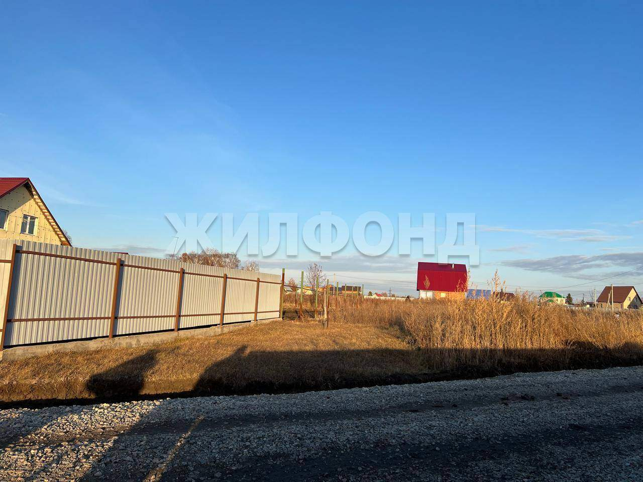 Продам земельный участок 1000 м.кв.