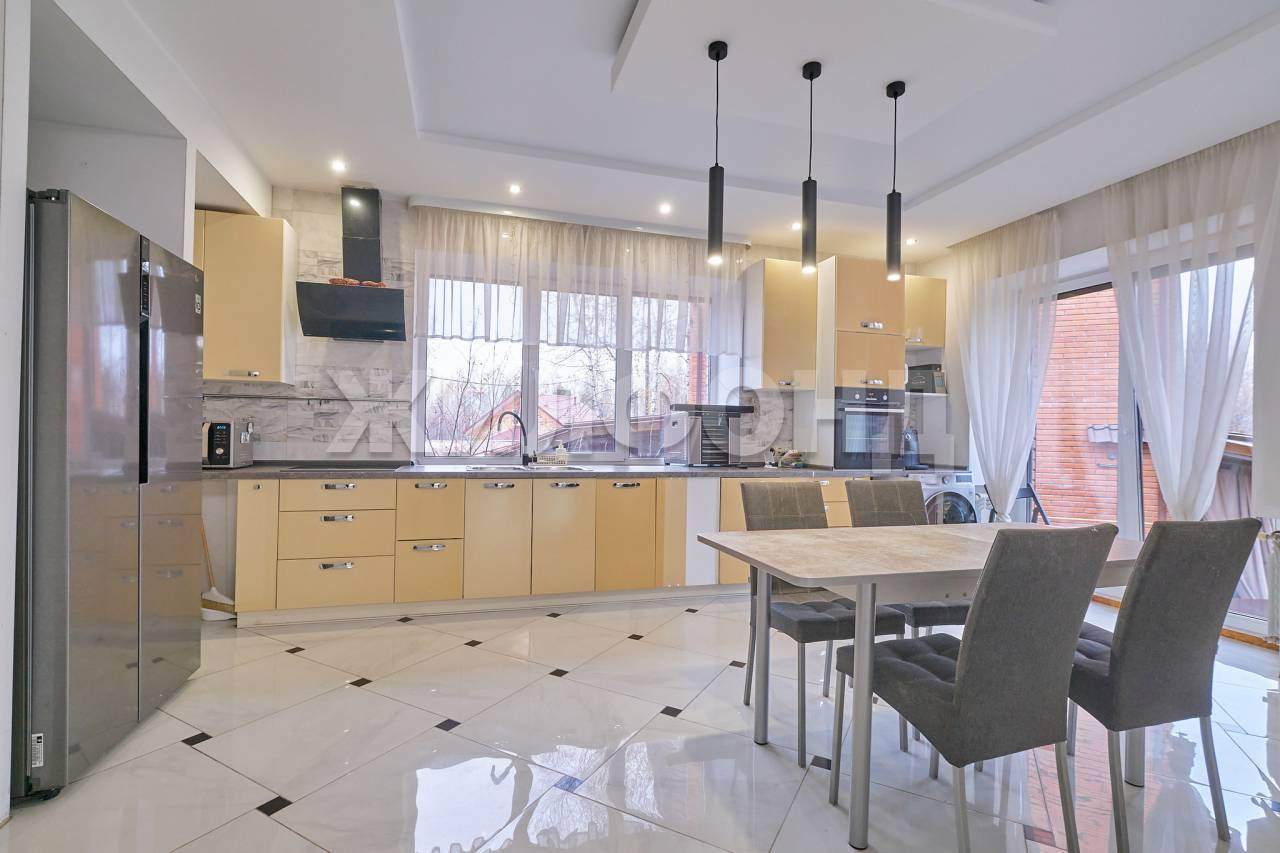 Дом на продажу в Томске, Михаила Орлова улица фото №2