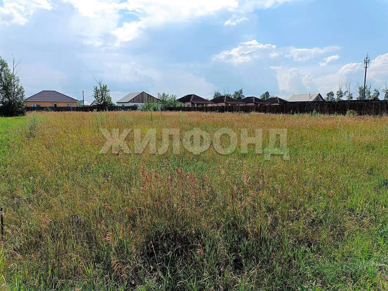 Продам земельный участок 1301 м.кв.