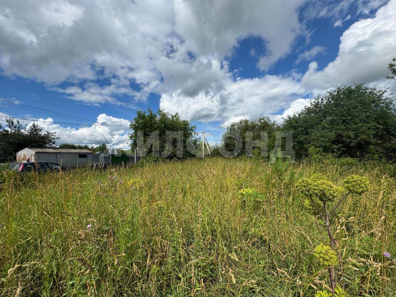 Продам земельный участок 1100 м.кв.