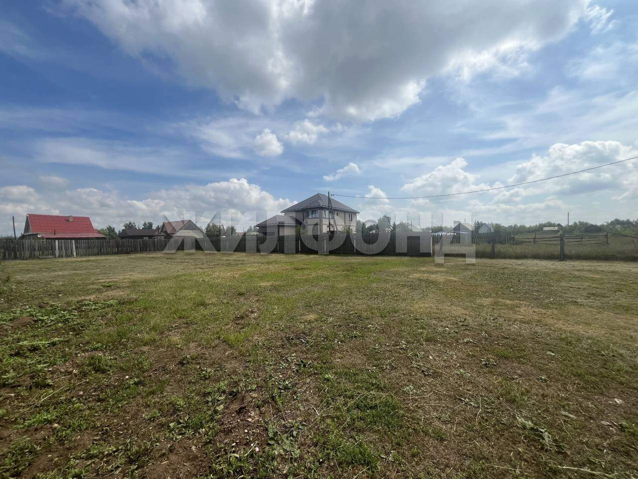 Продам земельный участок 1000 м.кв.