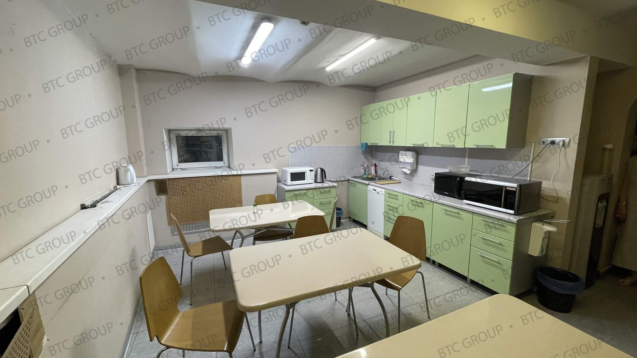 Сдам в аренду торговое помещение 952.2 м.кв.