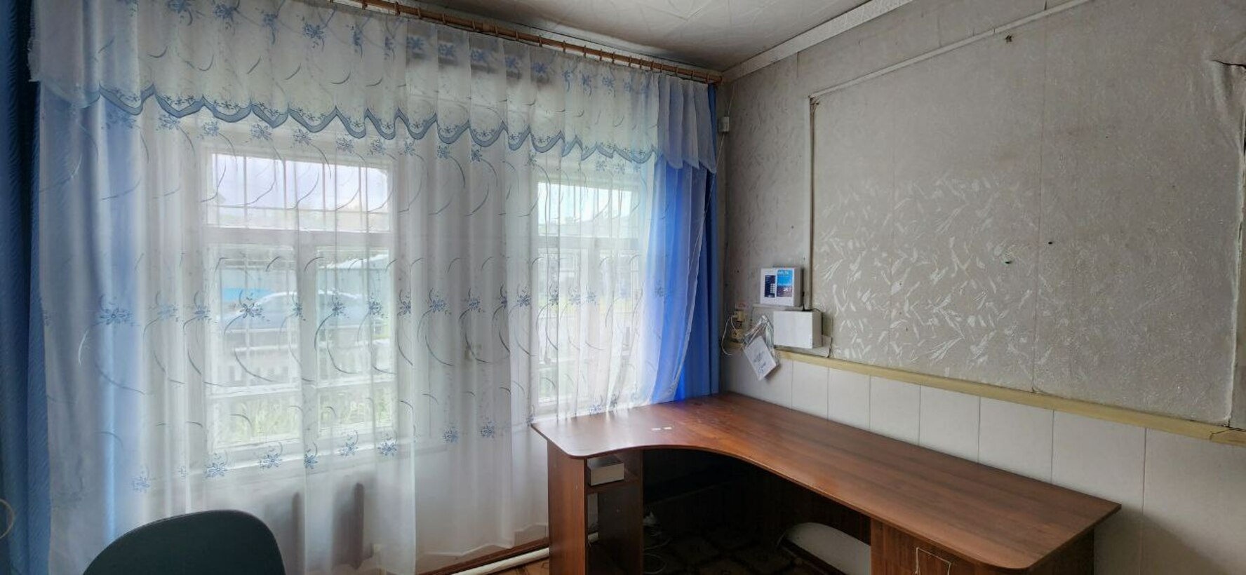 Продам торговое помещение 135.7 м.кв.