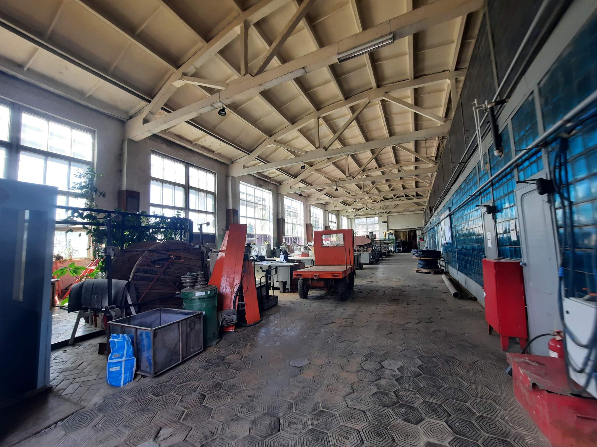 Продам торговое помещение 5343.1 м.кв.