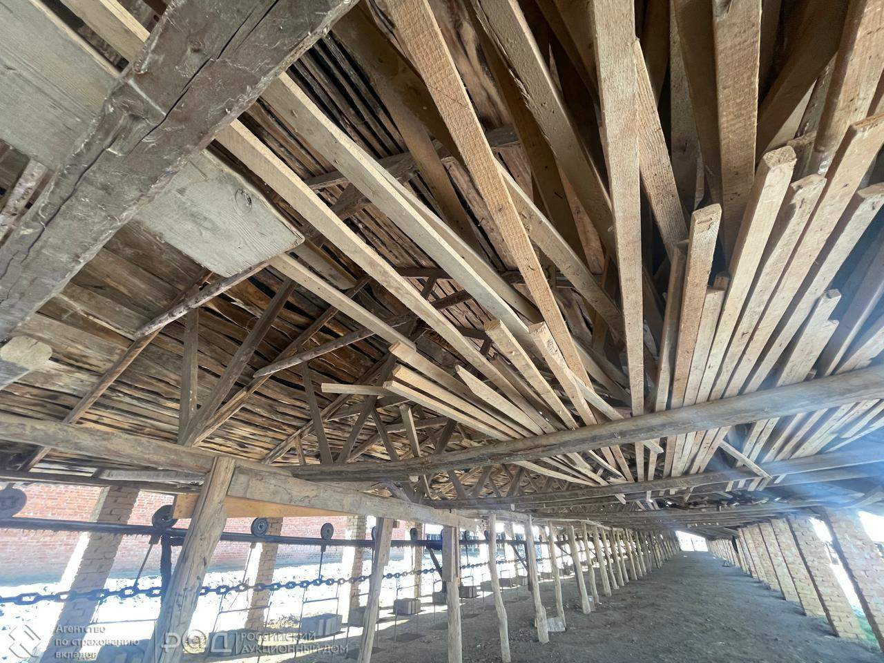 Продам торговое помещение 1403.9 м.кв.