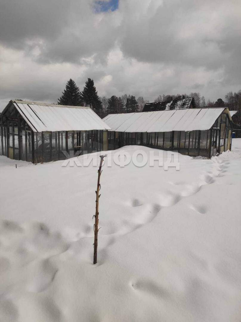 Продам земельный участок 600 м.кв.