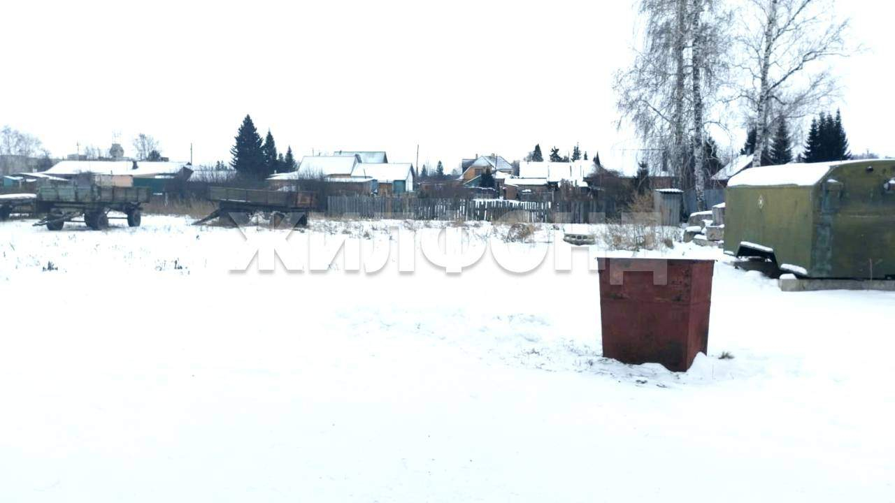 Продам земельный участок 1600 м.кв.