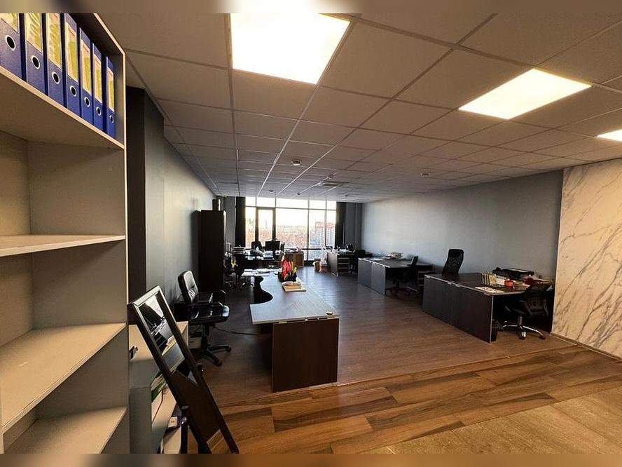 Фото: Продажа офиса 220.1 м2 test