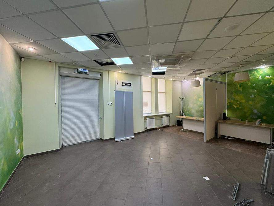 Фото: Торговое помещение 370.8 м2 в аренду test