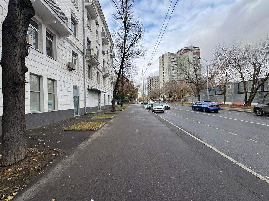 Фото: Торговое помещение 370.8 м2 в аренду test