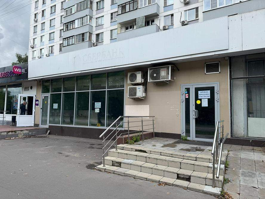 Фото: Торговое помещение 195.6 м2 в аренду test