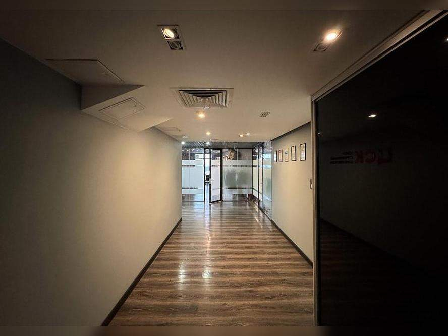 Фото: Продажа офиса 562.3 м2 test