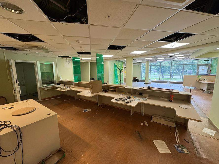 Фото: Торговое помещение 195.6 м2 в аренду test