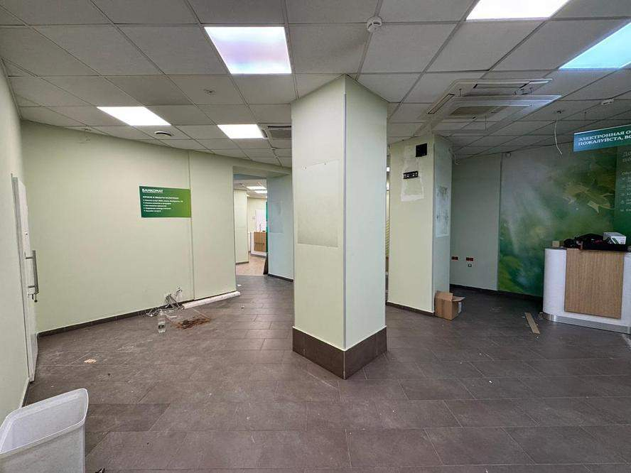 Фото: Торговое помещение 370.8 м2 в аренду test