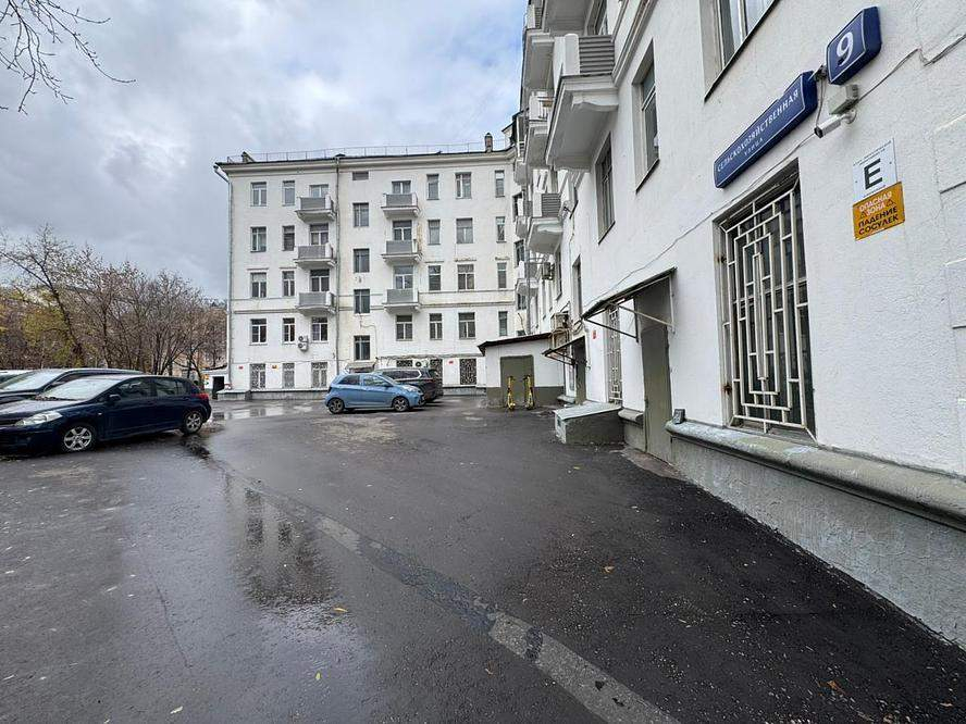 Фото: Торговое помещение 370.8 м2 в аренду test