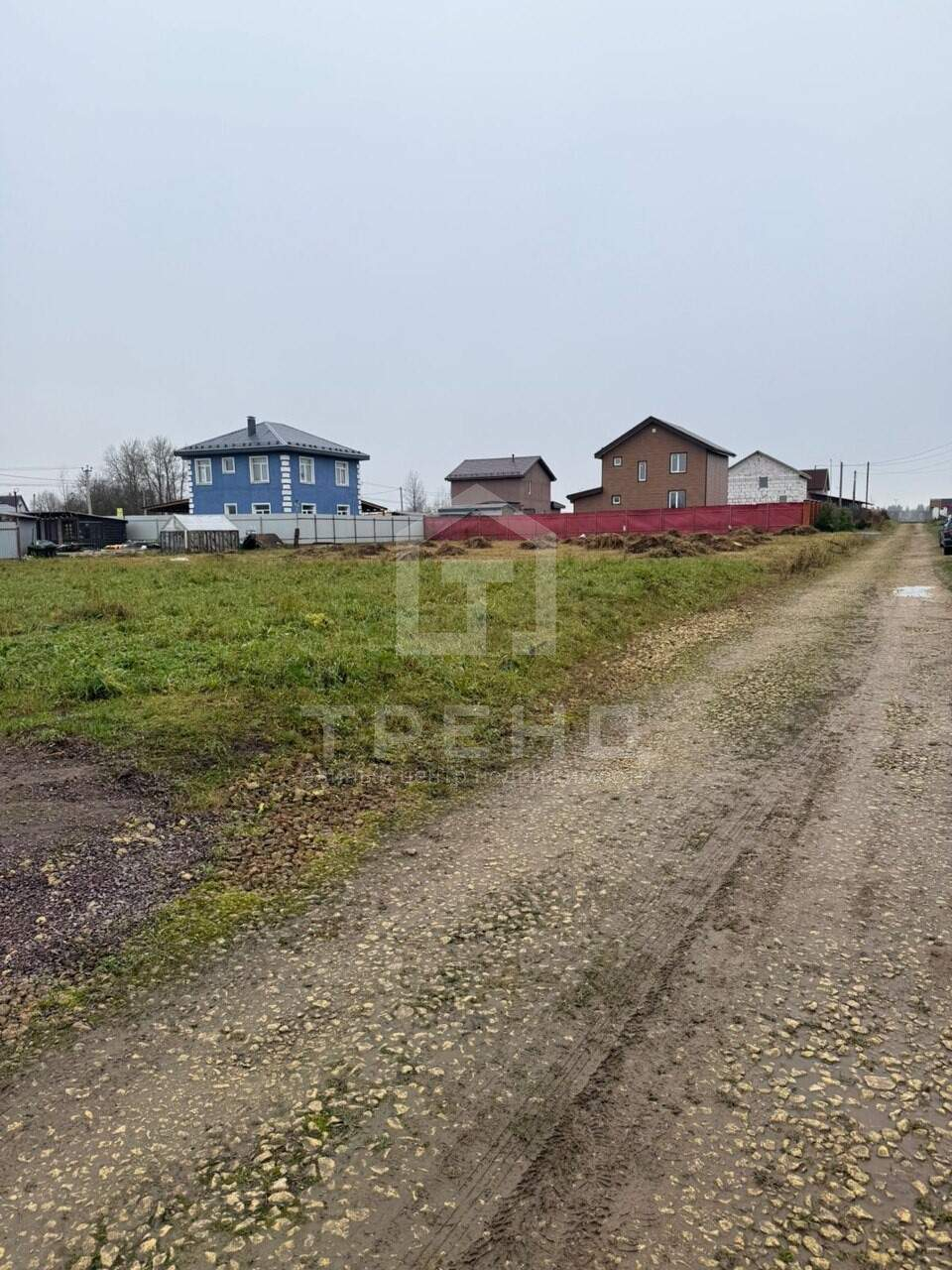 Продам земельный участок 600 м.кв.