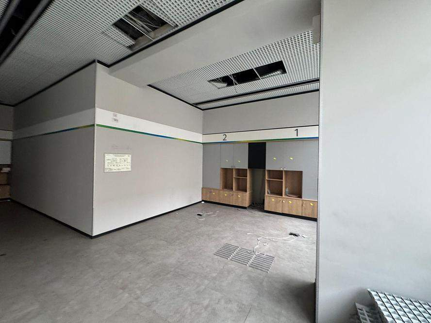 Фото: Торговое помещение 288.9 м2 в аренду test