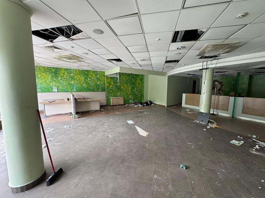 Фото: Торговое помещение 195.6 м2 в аренду test