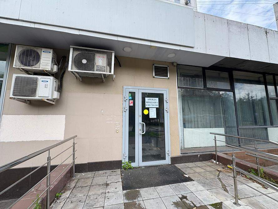 Фото: Торговое помещение 195.6 м2 в аренду test