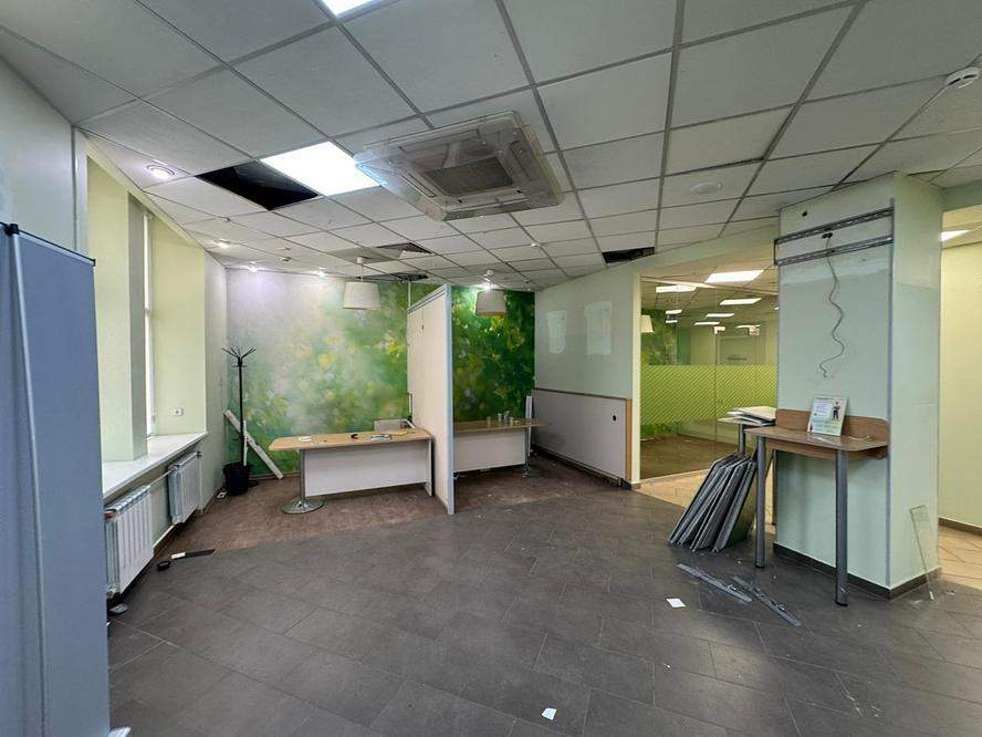 Фото: Торговое помещение 370.8 м2 в аренду test